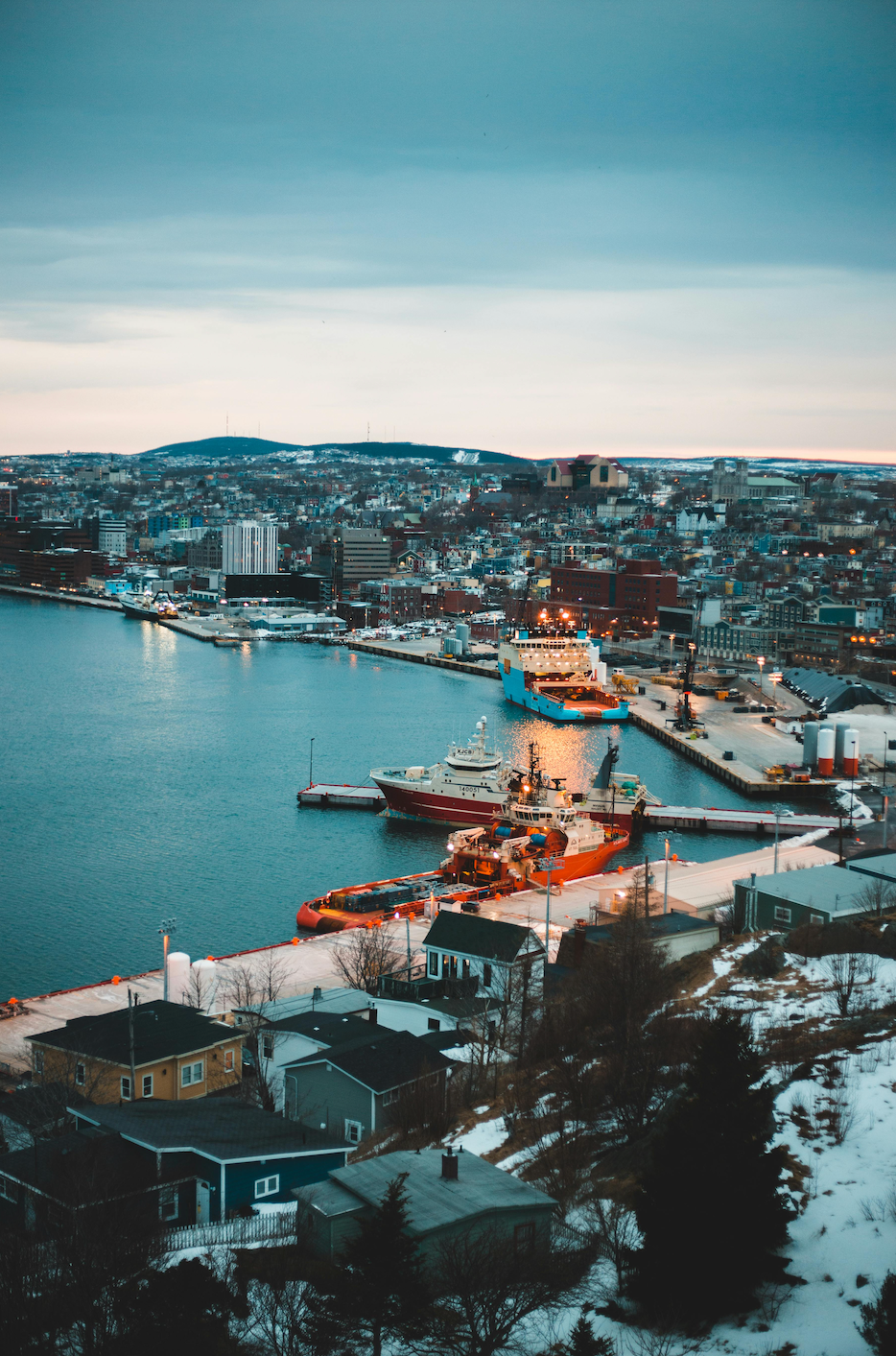 Pêcher le lieu jaune en hiver : techniques et astuces pour une session réussie