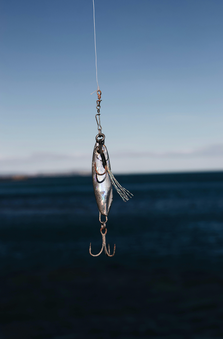 Le jig en mer : un leurre redoutable pour les pêcheurs qui aiment sentir le fond